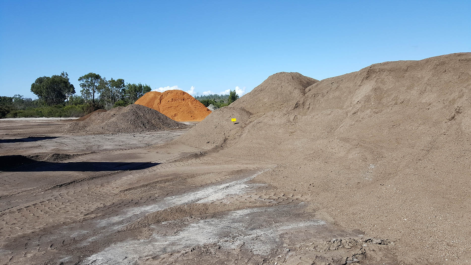 Top-Dressing Soil - Coastal Sand Soil and Mulch