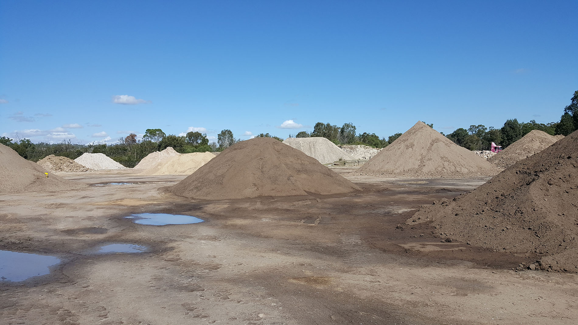 Coastal Sand Soil & Mulch Soil Delivery in Hervey Bay and Surrounds